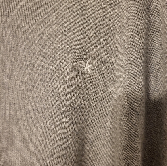 Men's Calvin Klein sweater - Picture 2 of 3